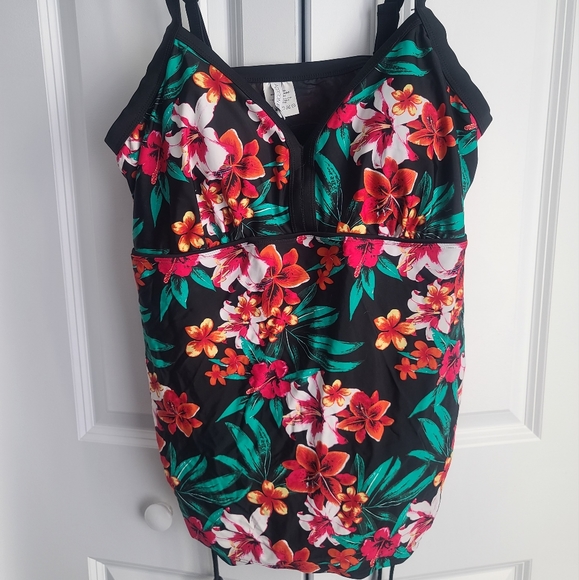 Additionelle Plus Hibiscus Floral Tankini Top - Picture 1 of 5